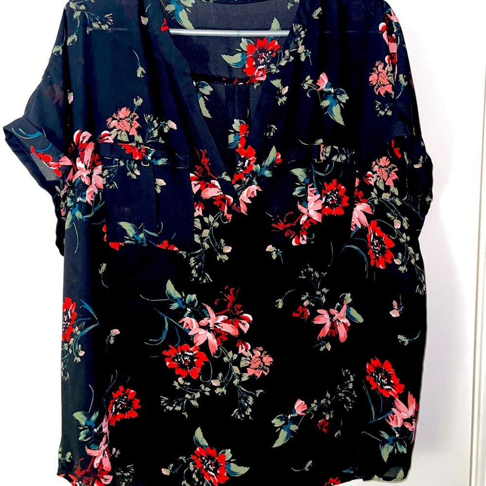 Cute floral black blouse from Maurice’s xl